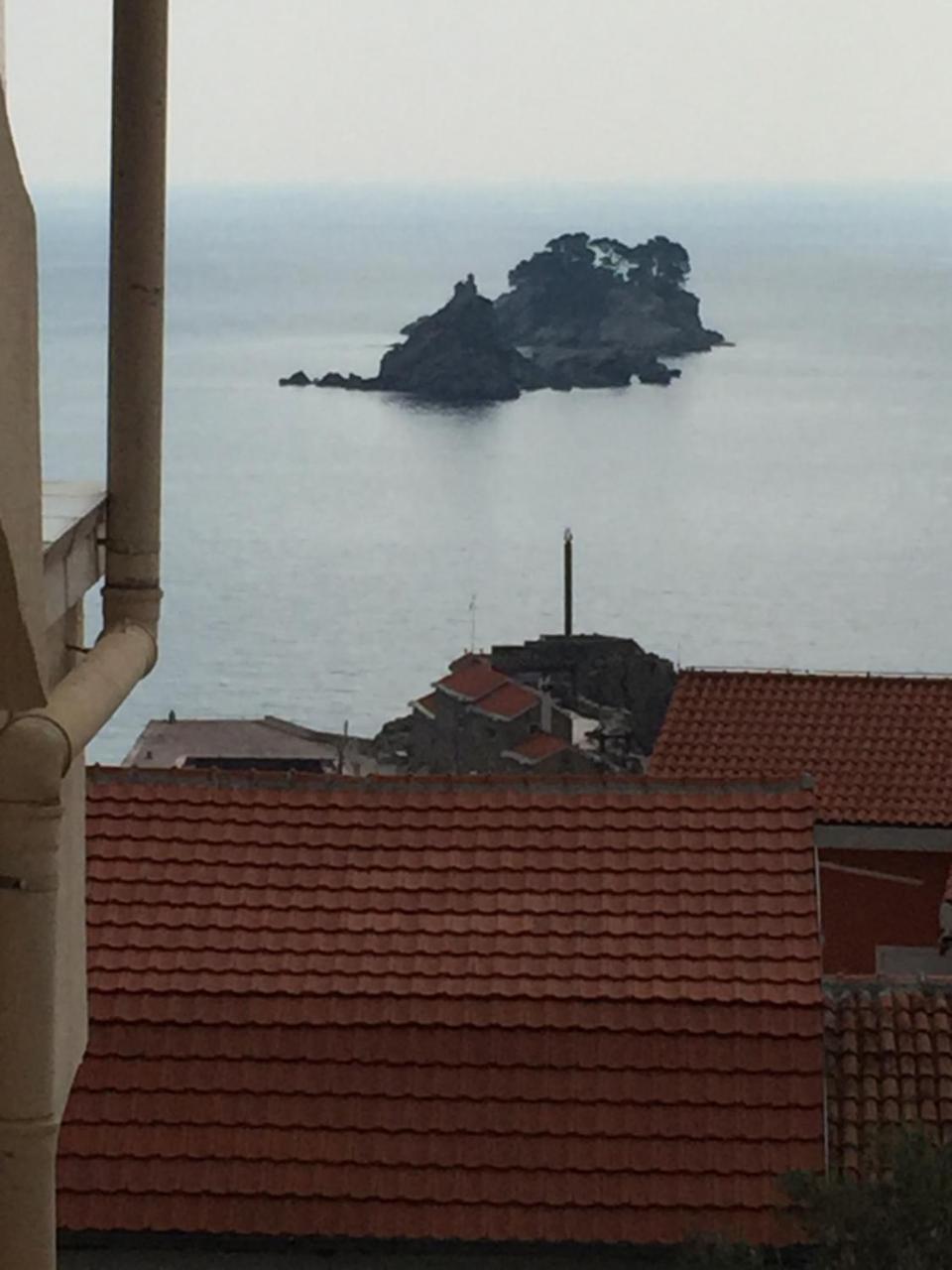 Oro Apartments Petrovac エクステリア 写真
